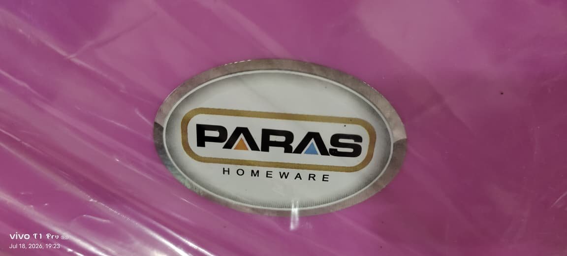 Paras